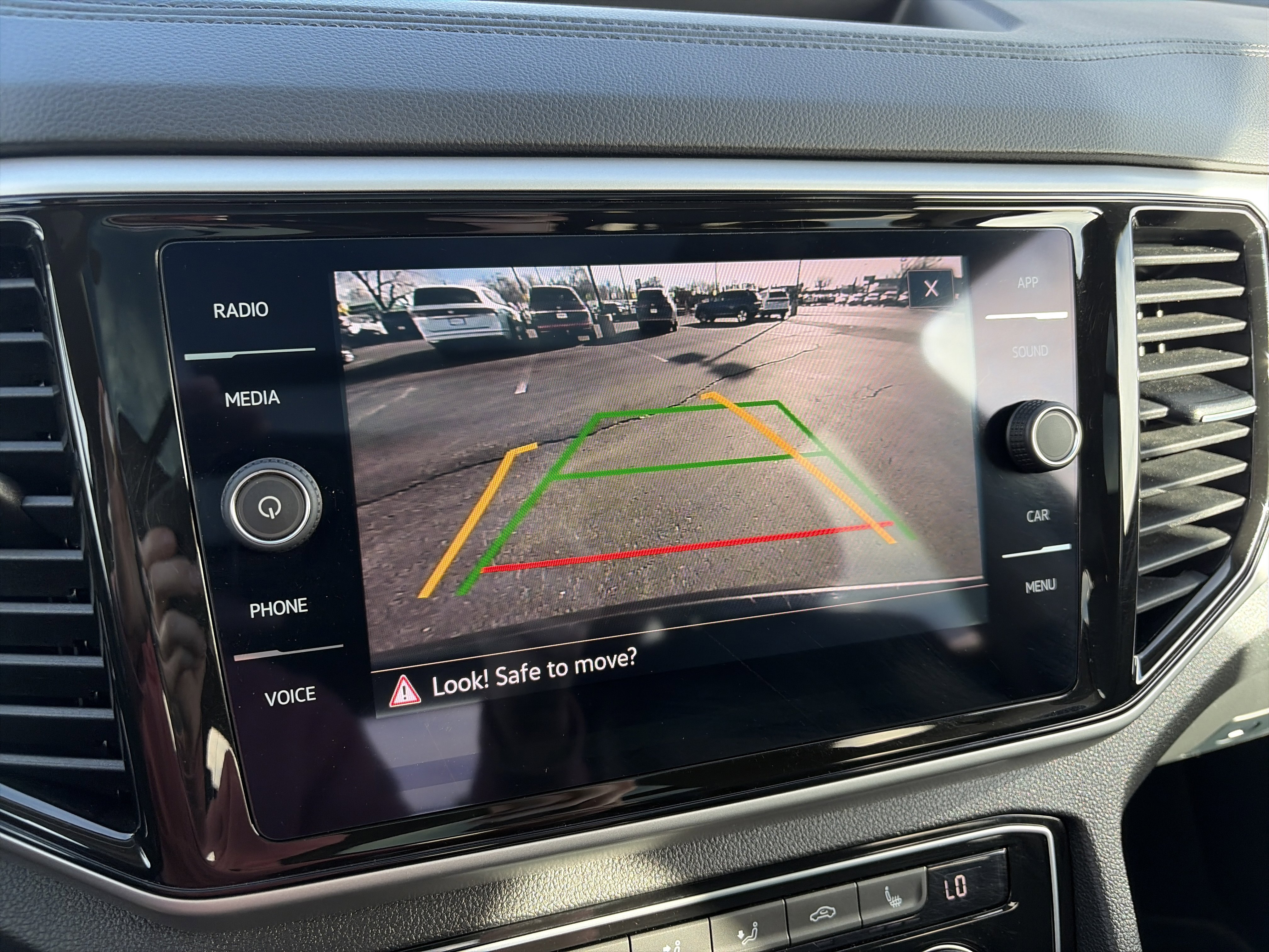 Used 2023 Volkswagen Atlas SE w/ Panoramic Sunroof Package image 19