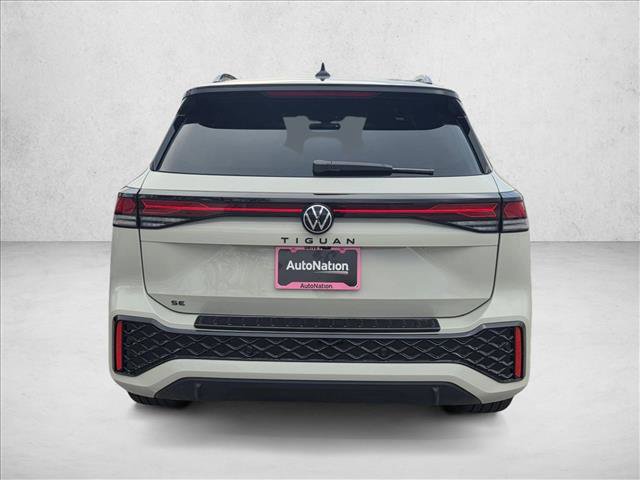 New 2026 Volkswagen Tiguan SE R-Line image 8