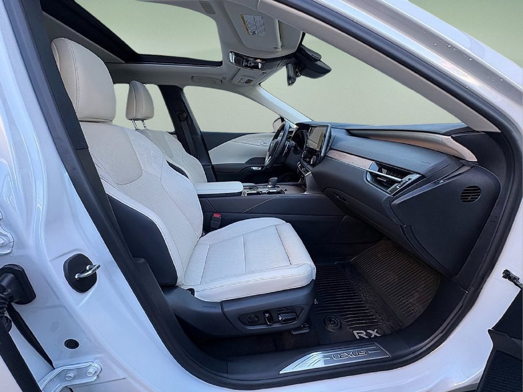 Used 2025 Lexus RX 450h AWD w/ Convenience Package image 18