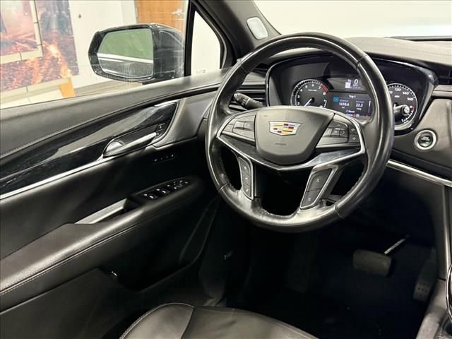 Used 2023 Cadillac XT5 Premium Luxury image 11