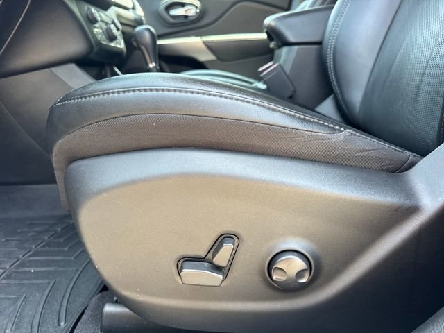 Used 2022 Jeep Cherokee Latitude Lux w/ Sun & Sound Group AWD/4WD image 14