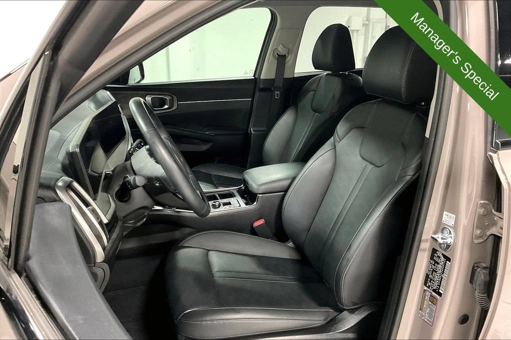 Used 2025 Kia Sorento X-Line EX AWD/4WD image 32