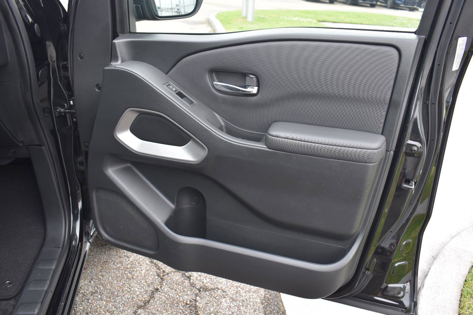 Used 2022 Nissan Frontier SV image 53