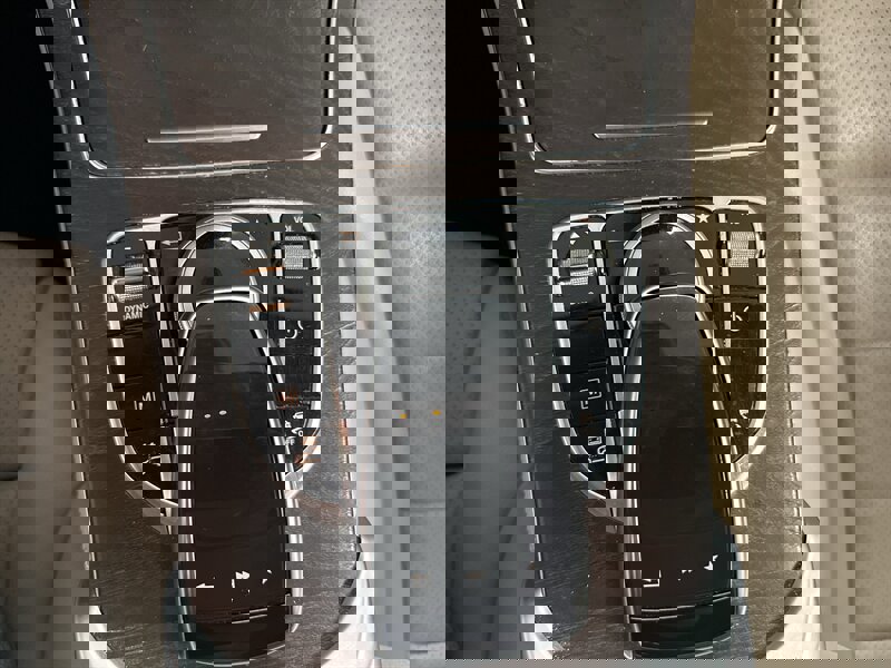 Used 2019 Mercedes-Benz GLC 350e 4MATIC image 10