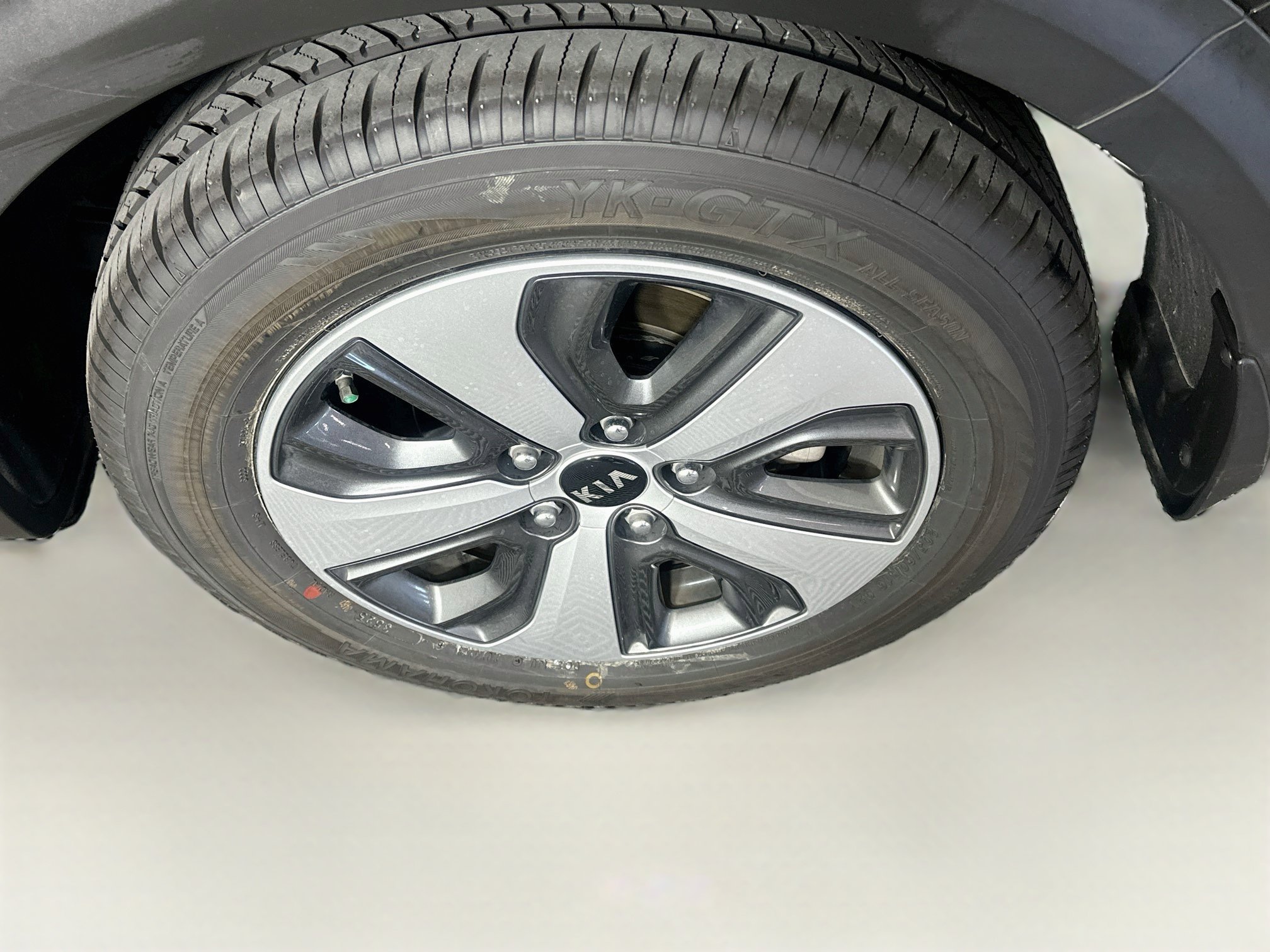 Used 2019 Kia Niro LX FWD image 11
