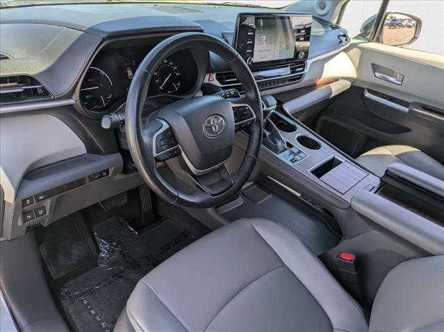 Used 2021 Toyota Sienna XLE w/ XLE Plus Package image 9
