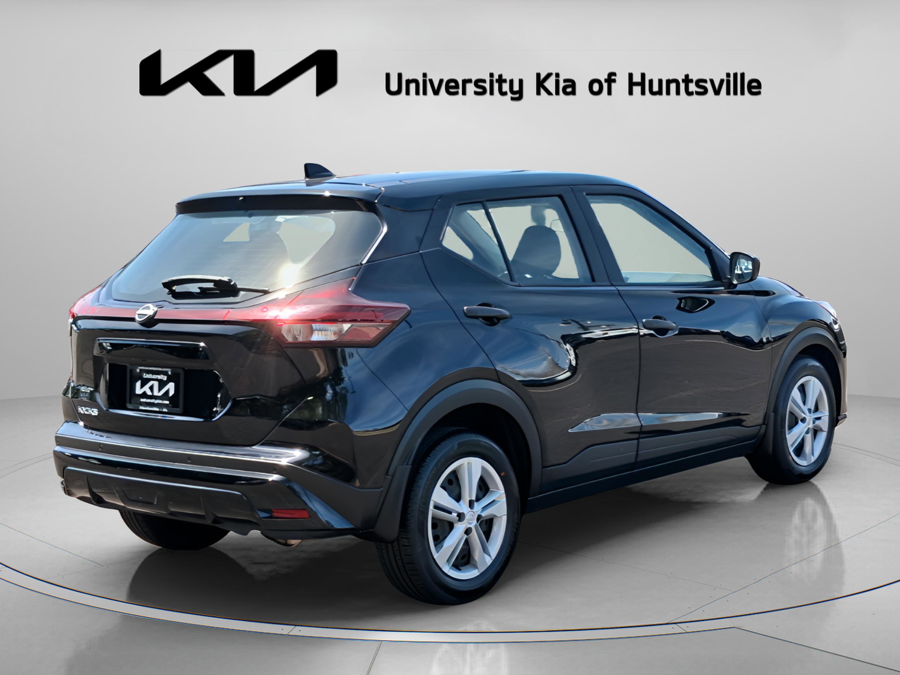 Used 2024 Nissan Kicks S image 7
