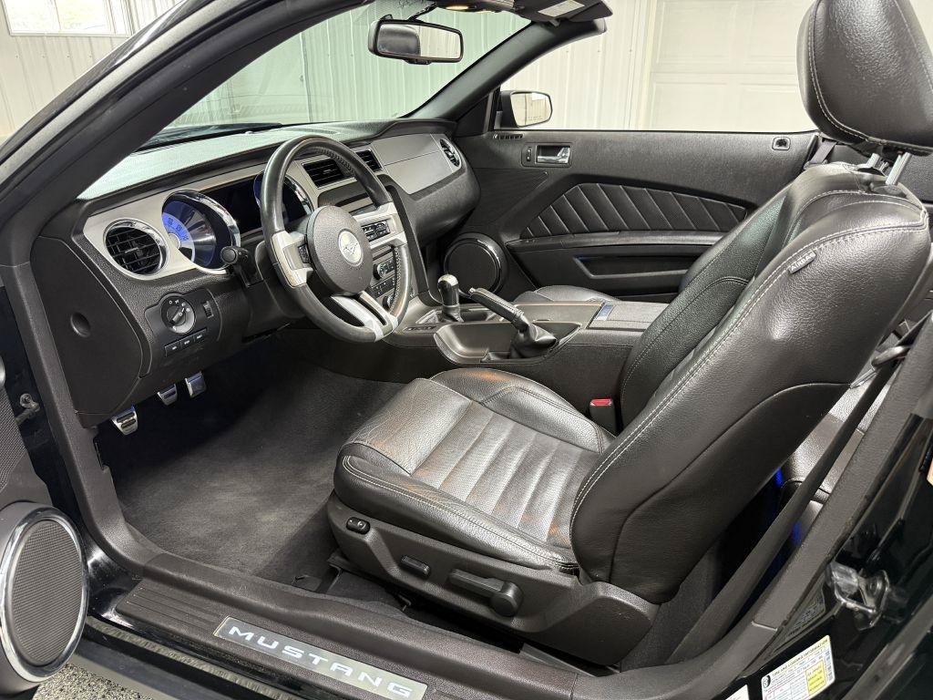 Used 2010 Ford Mustang GT RWD image 15