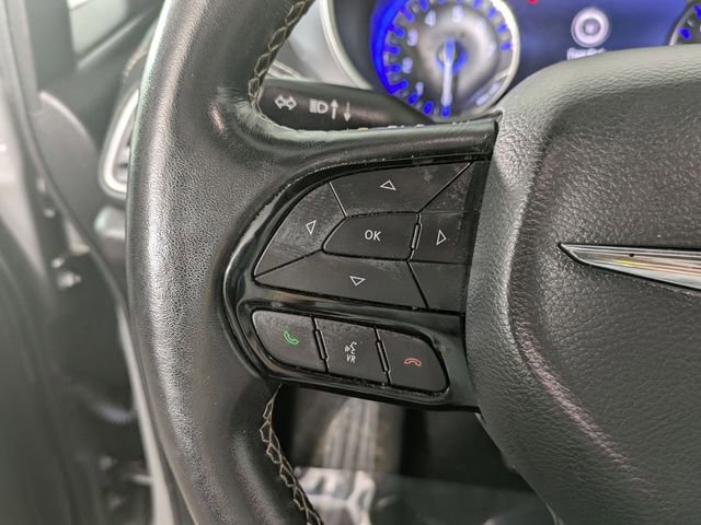 Used 2021 Chrysler Pacifica Touring-L w/ S Appearance Package image 18