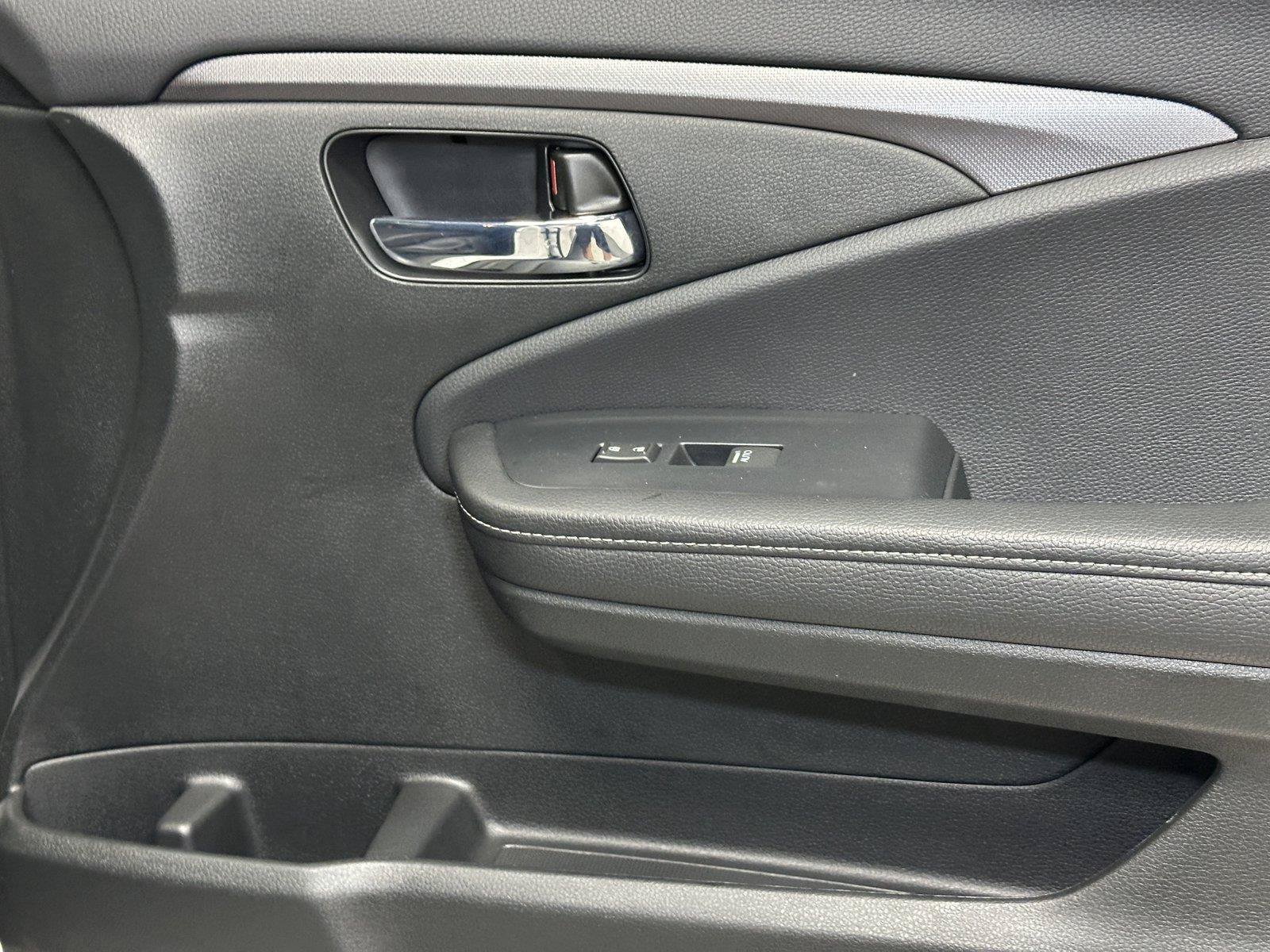 Certified 2025 Honda Ridgeline RTL+ image 38
