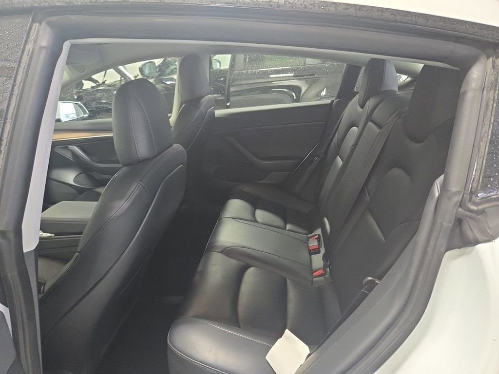 Used 2023 Tesla Model 3 Standard Range image 4