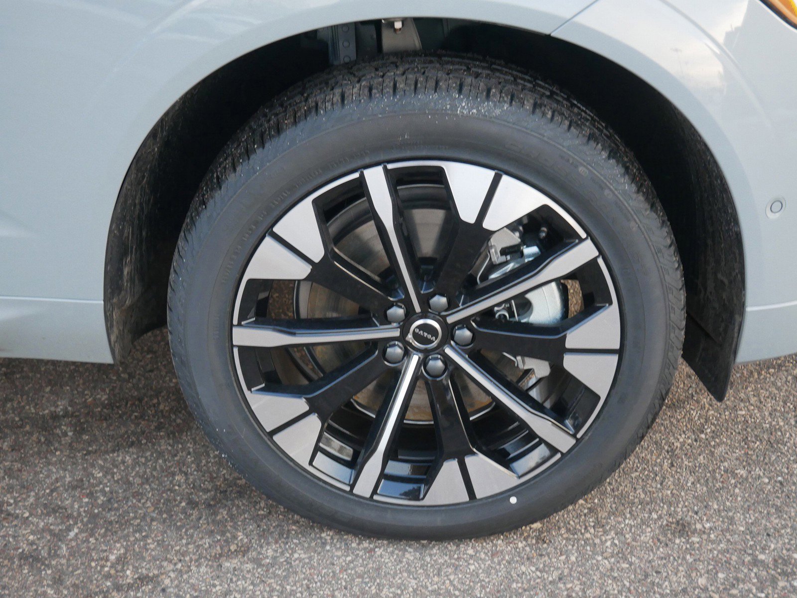 New 2026 Volvo XC60 T8 Plus w/ Climate Package image 4