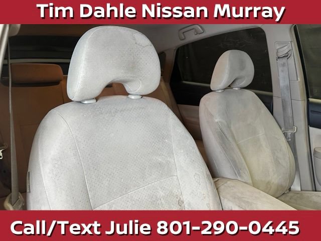 Used 2004 Toyota Prius w/ Pkg 7 FWD image 16