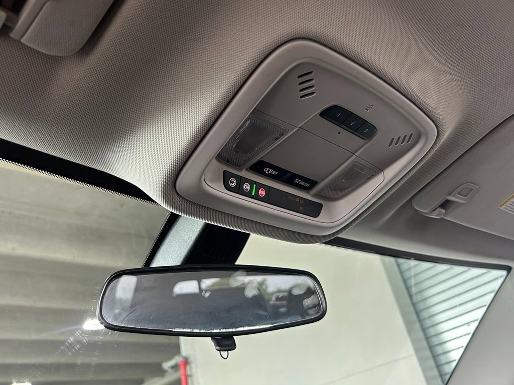 Used 2019 Chevrolet Traverse LT FWD image 27