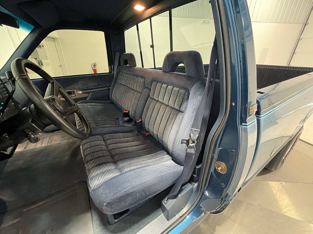 Used 1992 Chevrolet Silverado 1500 2WD Regular Cab image 58