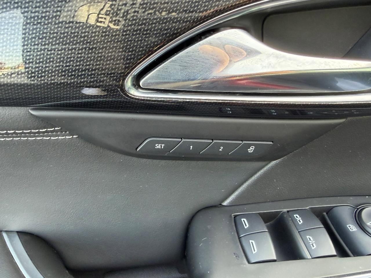 Used 2021 Buick Envision Essence w/ Sport Touring Package image 21