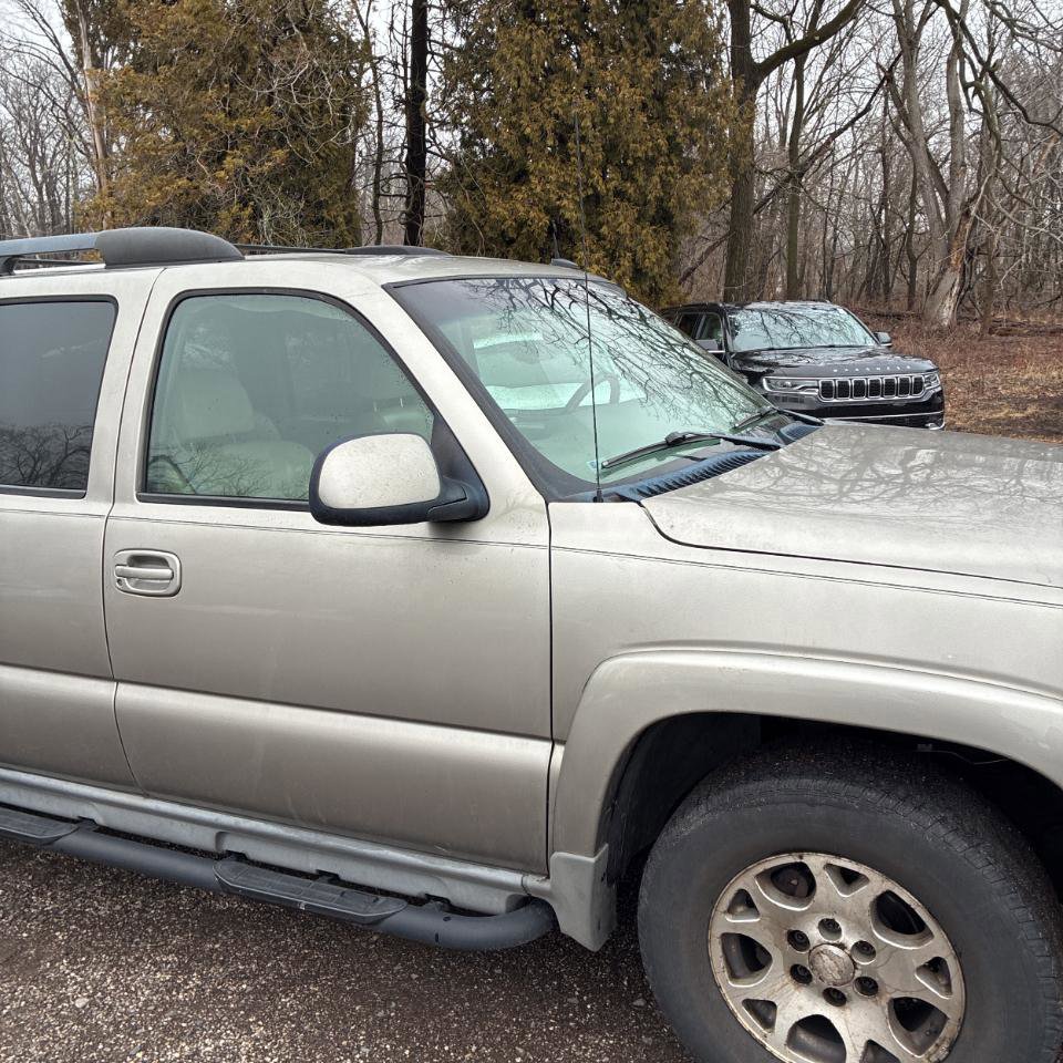 Used 2002 Chevrolet Suburban Z71 image 5