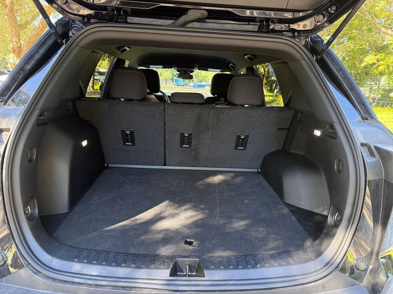 Used 2025 Chevrolet Equinox LT image 24