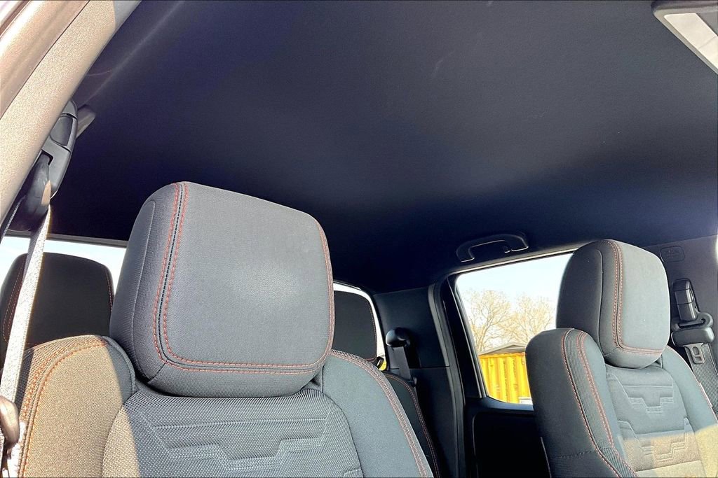 Used 2025 Nissan Frontier PRO-4X w/ Interior Protection Package image 21