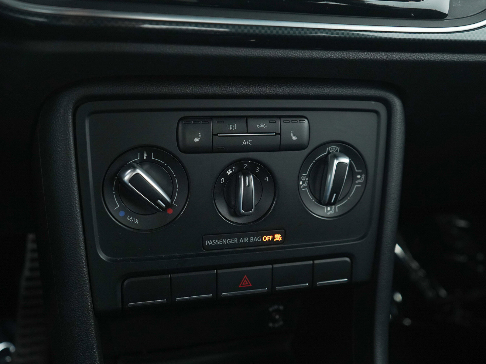 Used 2013 Volkswagen Beetle 2.0T image 17