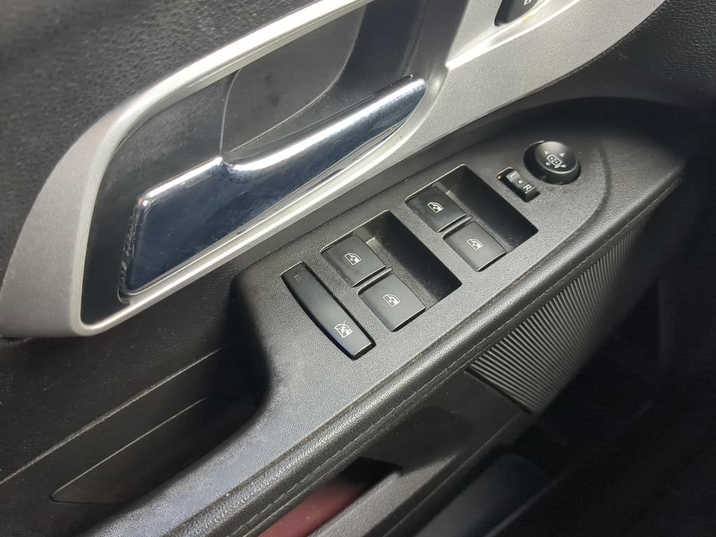 Used 2015 Chevrolet Equinox LS FWD image 18