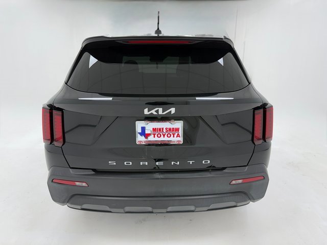 Used 2022 Kia Sorento LX image 19