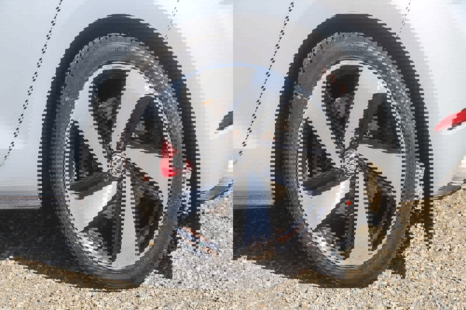 Used 2018 Volkswagen GTI SE image 9