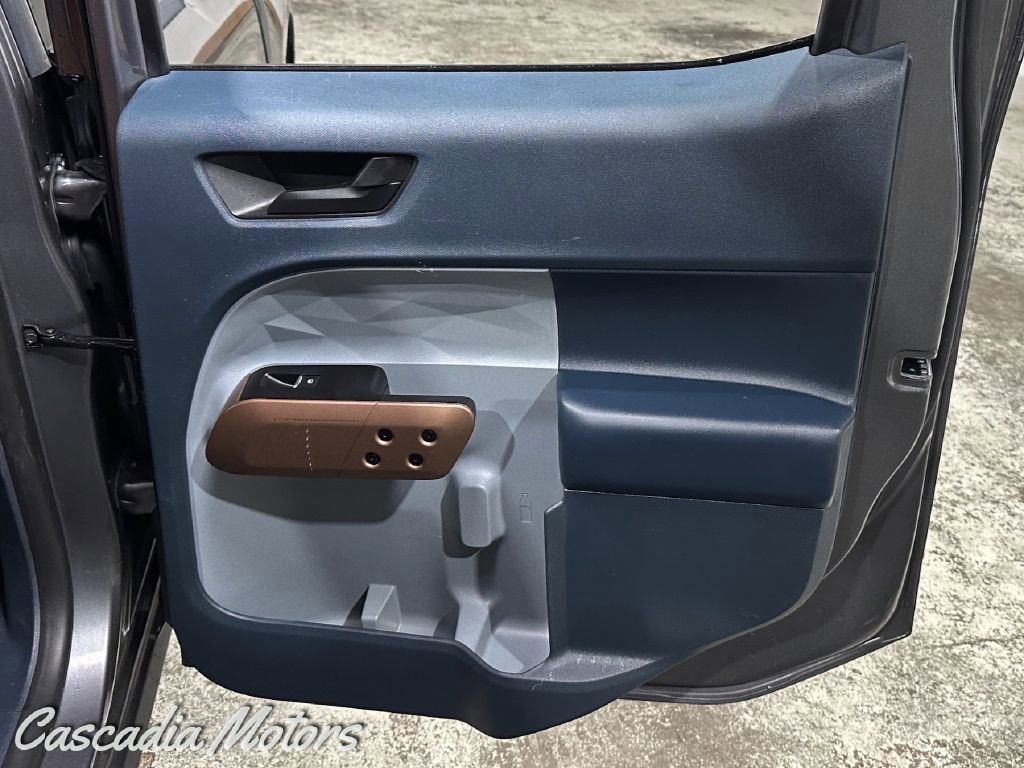 Used 2022 Ford Maverick Lariat w/ Lariat Luxury Package image 21