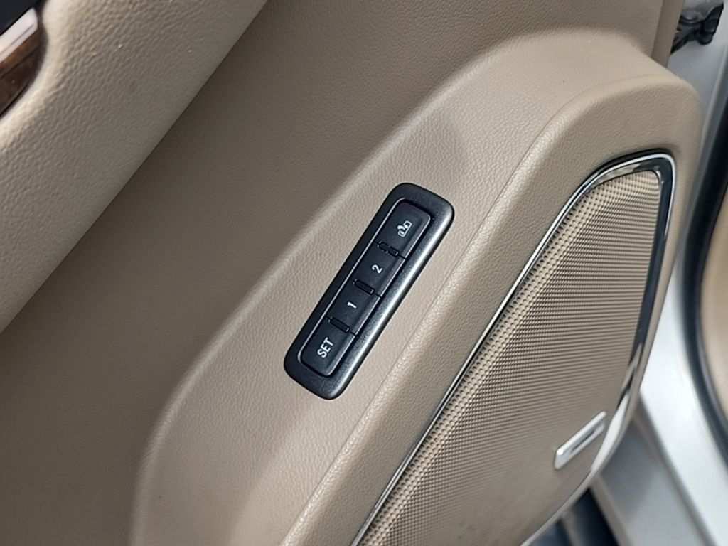 Used 2018 Chevrolet Tahoe LT AWD/4WD image 16