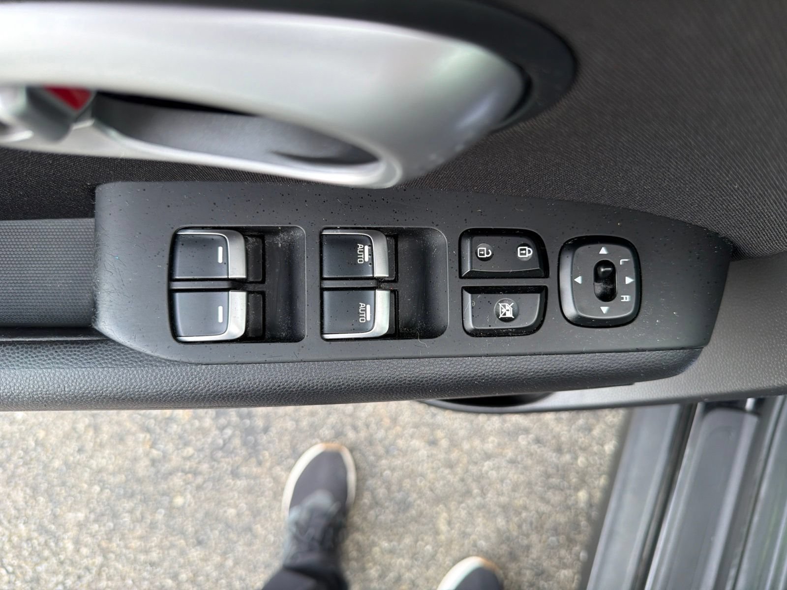 Used 2018 Kia Soul + FWD image 9