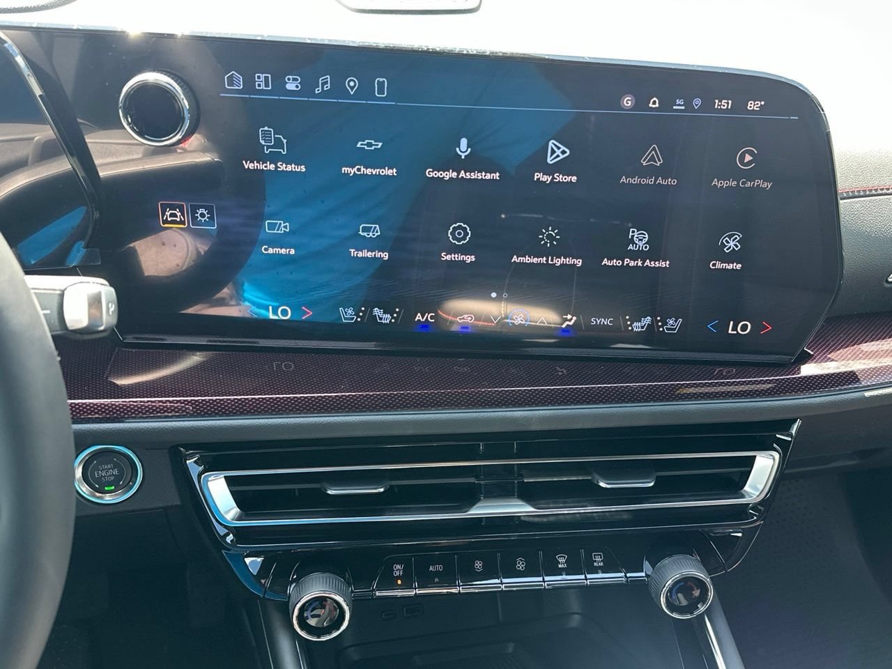 New 2027 Chevrolet Traverse RS FWD image 18