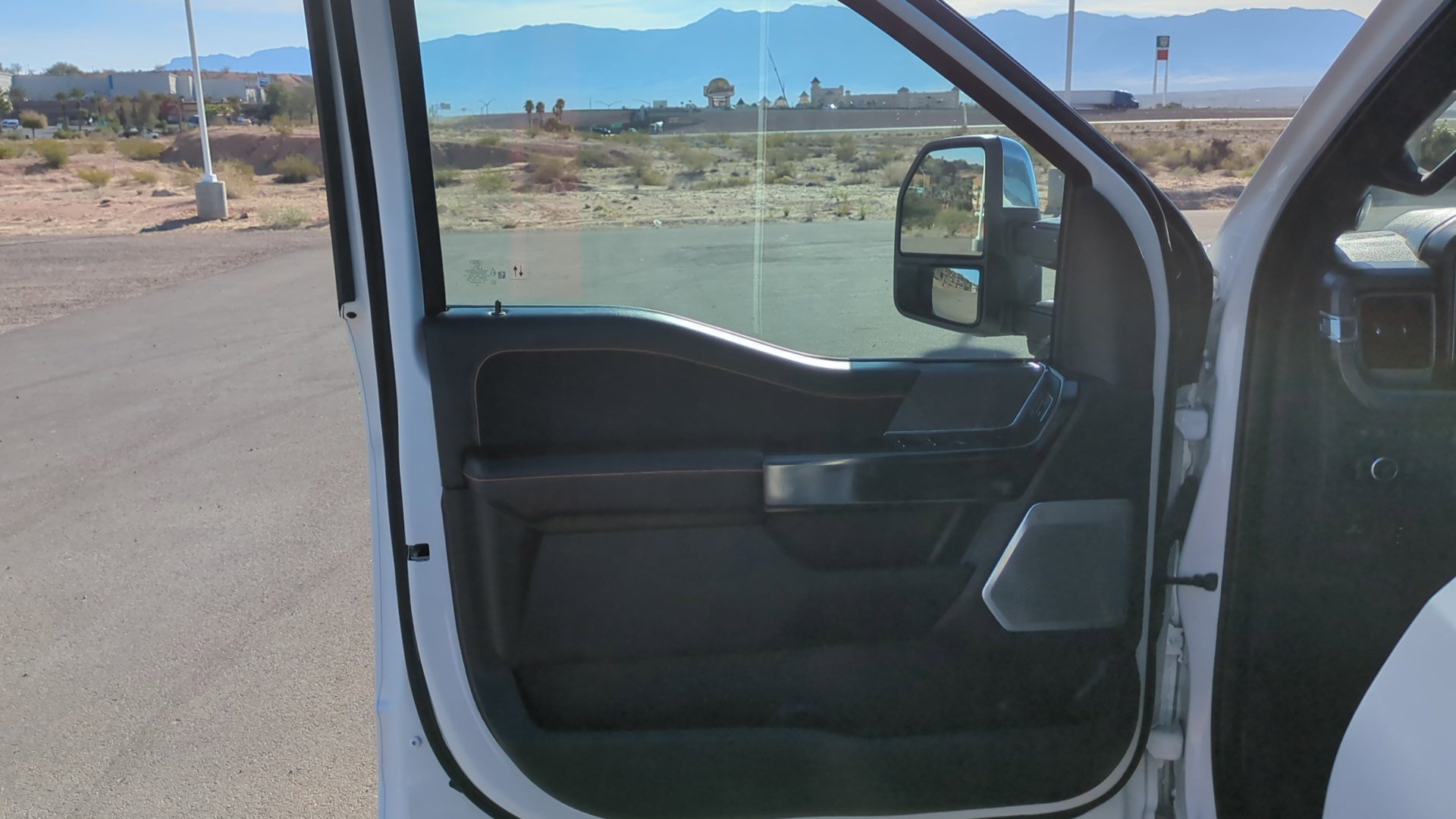 Used 2024 Ford F250 Platinum image 12