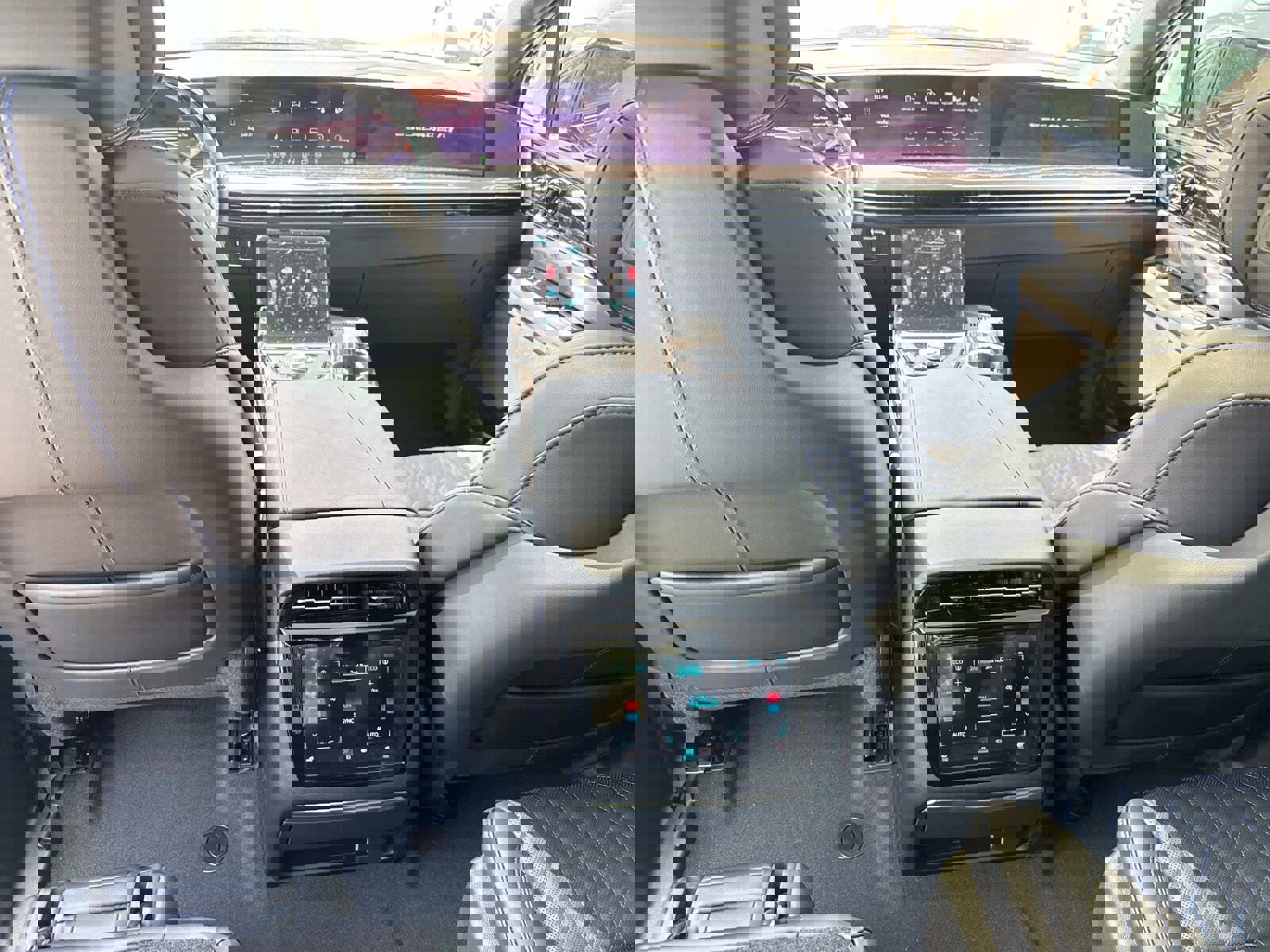 New 2026 Cadillac Escalade IQ Sport 1 w/ LPO, Floor Liner Package image 31