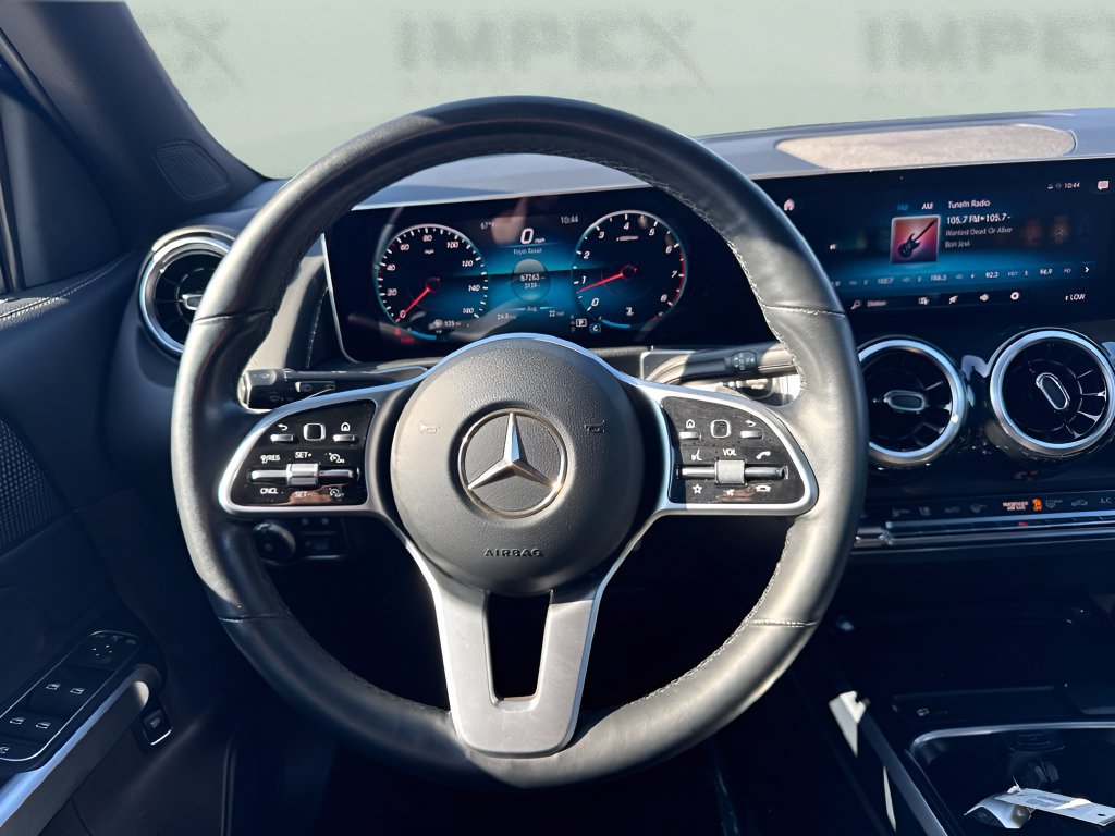 Used 2020 Mercedes-Benz GLB 250 4MATIC w/ Premium Package image 14