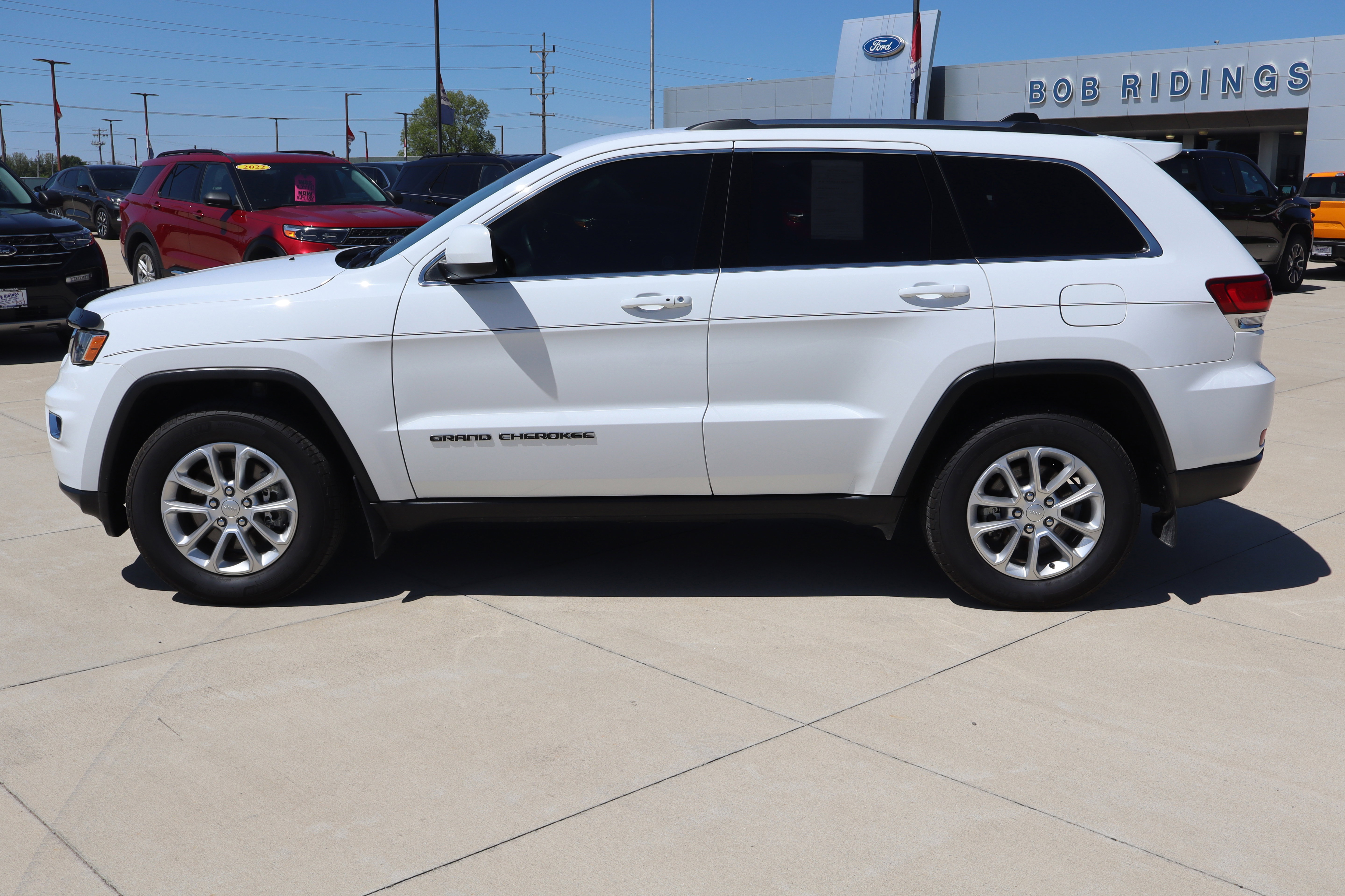 Used 2021 Jeep Grand Cherokee Laredo w/ Security & Convenience Group image 8