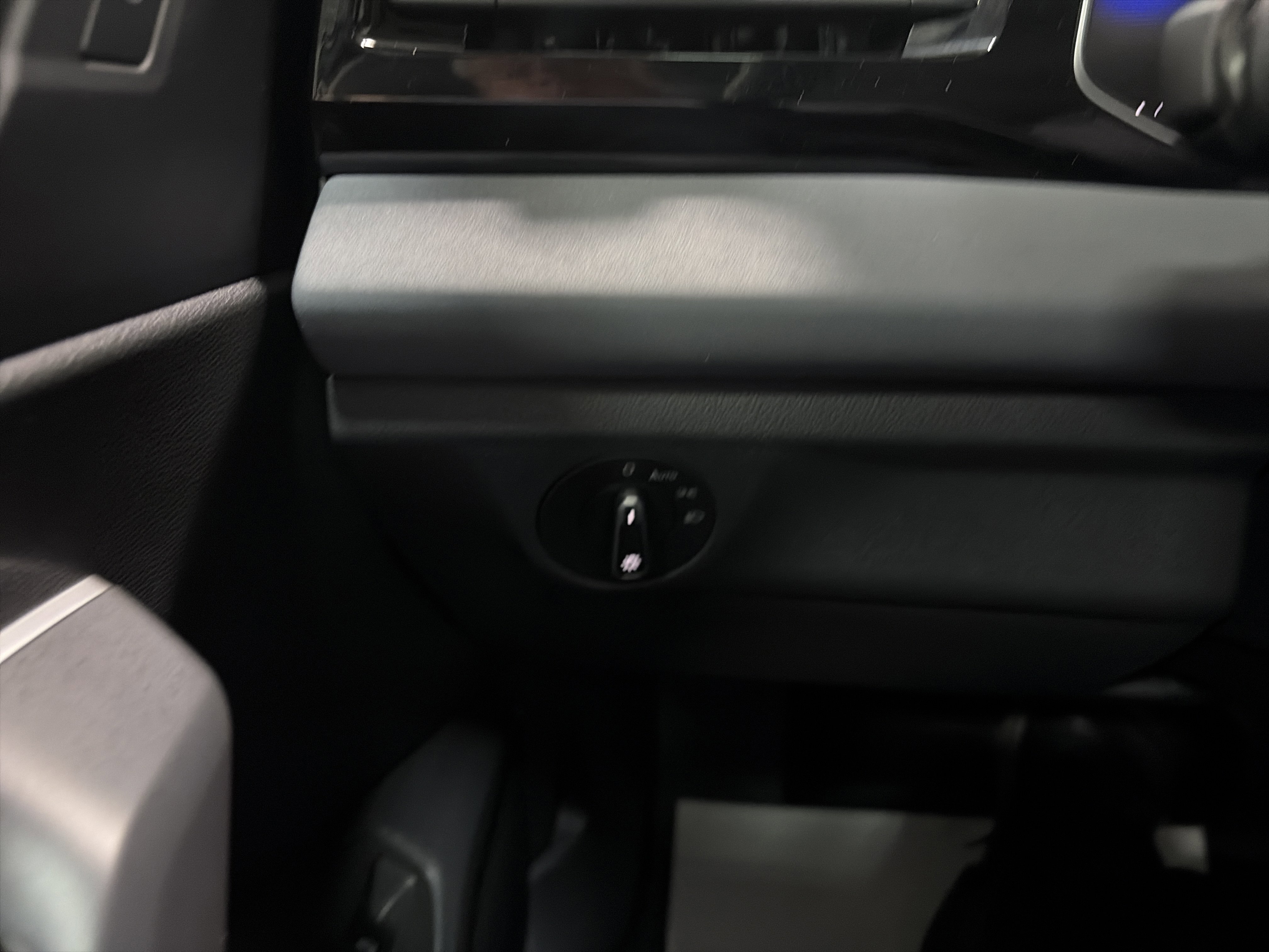 Certified 2025 Volkswagen Jetta SE image 18
