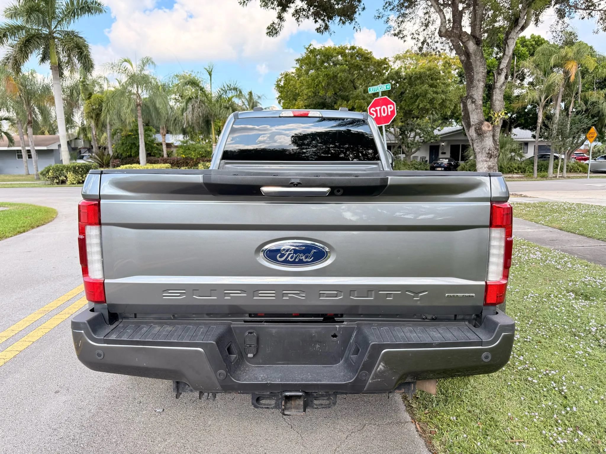 Used 2022 Ford F350 XLT w/ XLT Premium Package AWD/4WD image 3