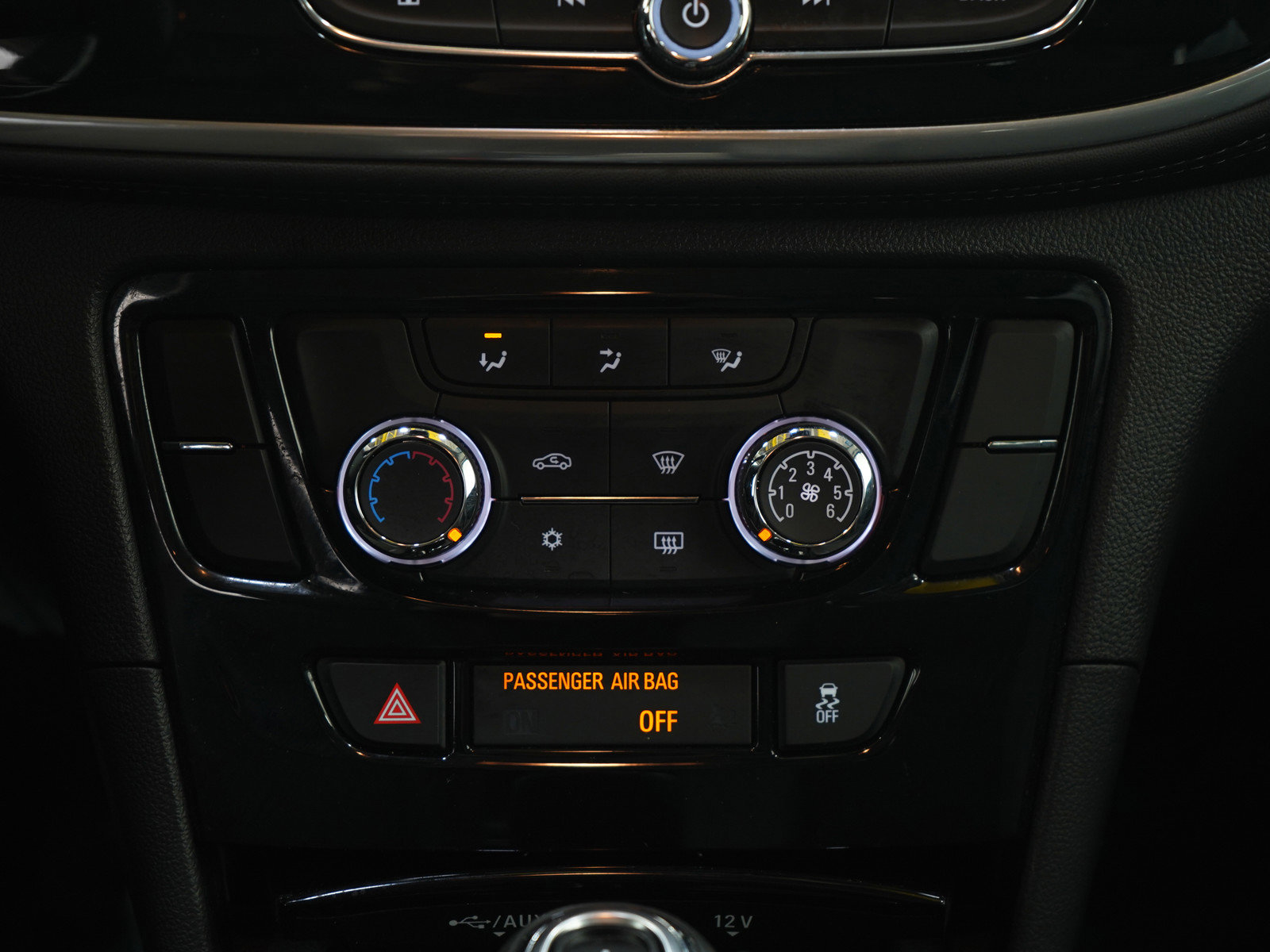 Used 2019 Buick Encore Preferred w/ Safety Package AWD/4WD image 16