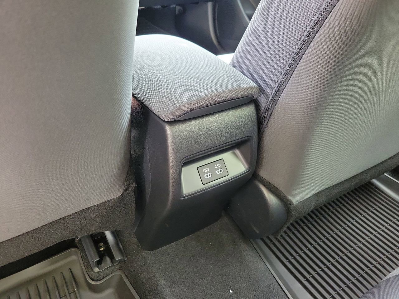 Used 2026 Toyota Corolla LE image 11