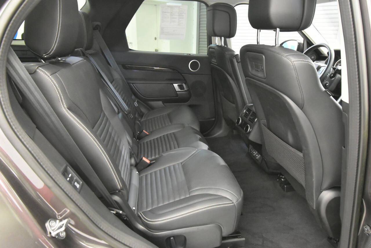 Used 2023 Land Rover Discovery S AWD/4WD image 19