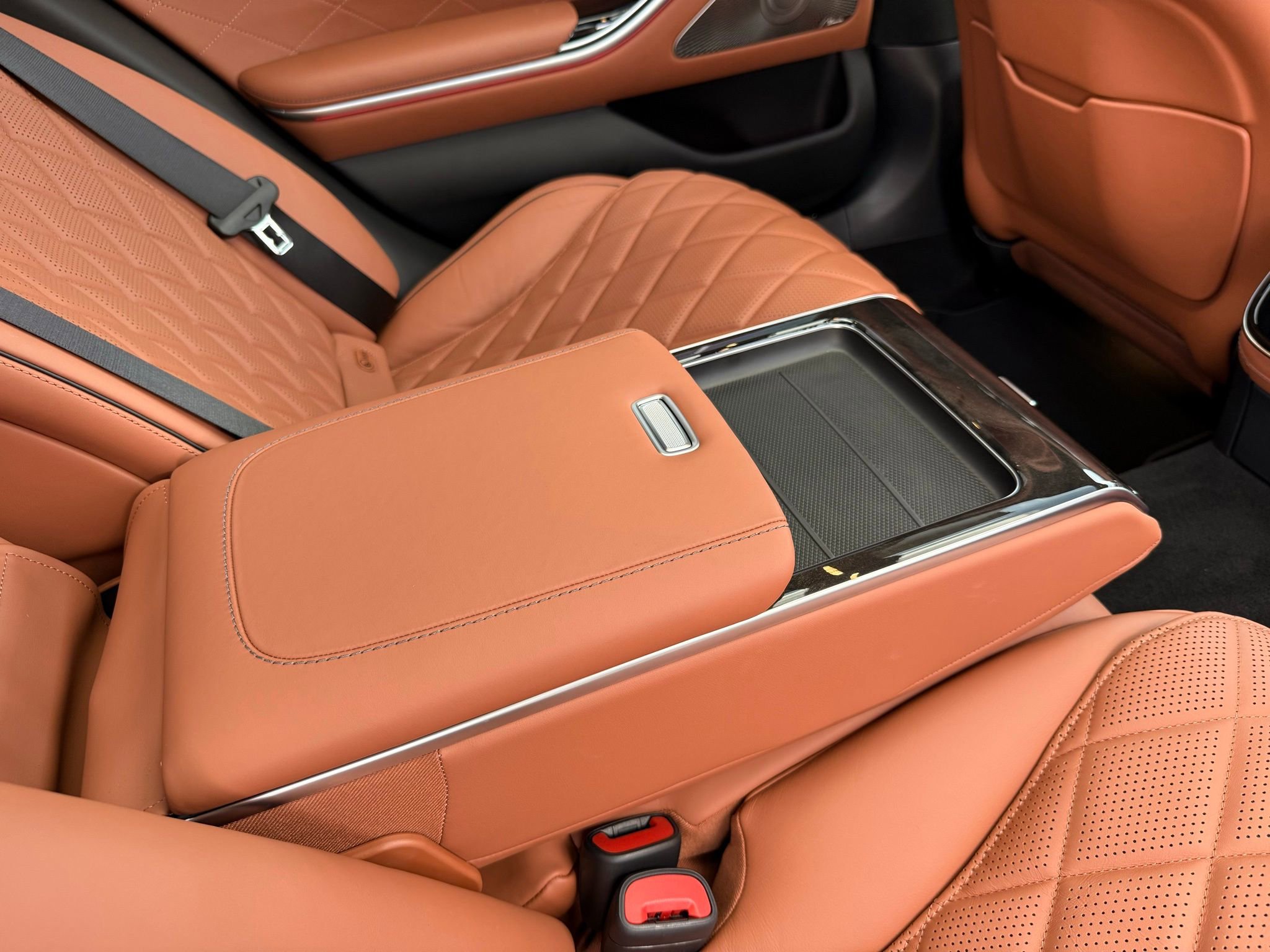 Used 2022 Mercedes-Benz S 580 4MATIC Sedan w/ AMG Line Package image 34