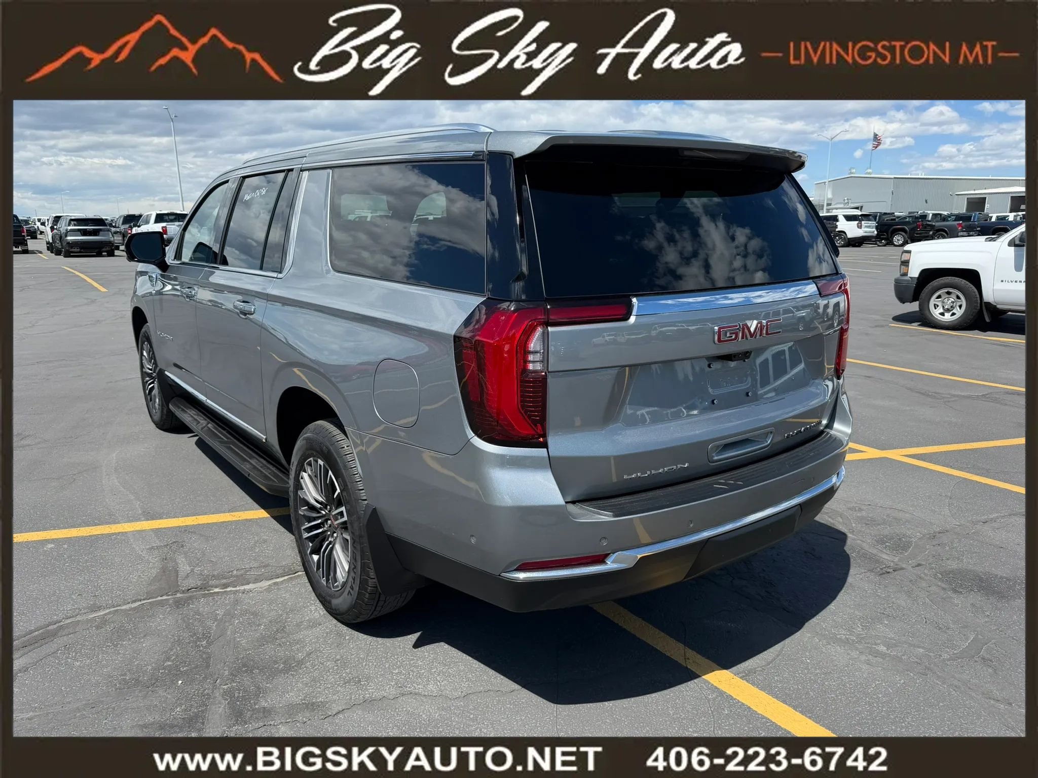Used 2026 GMC Yukon XL Elevation w/ Elevation Premium Package AWD/4WD image 5