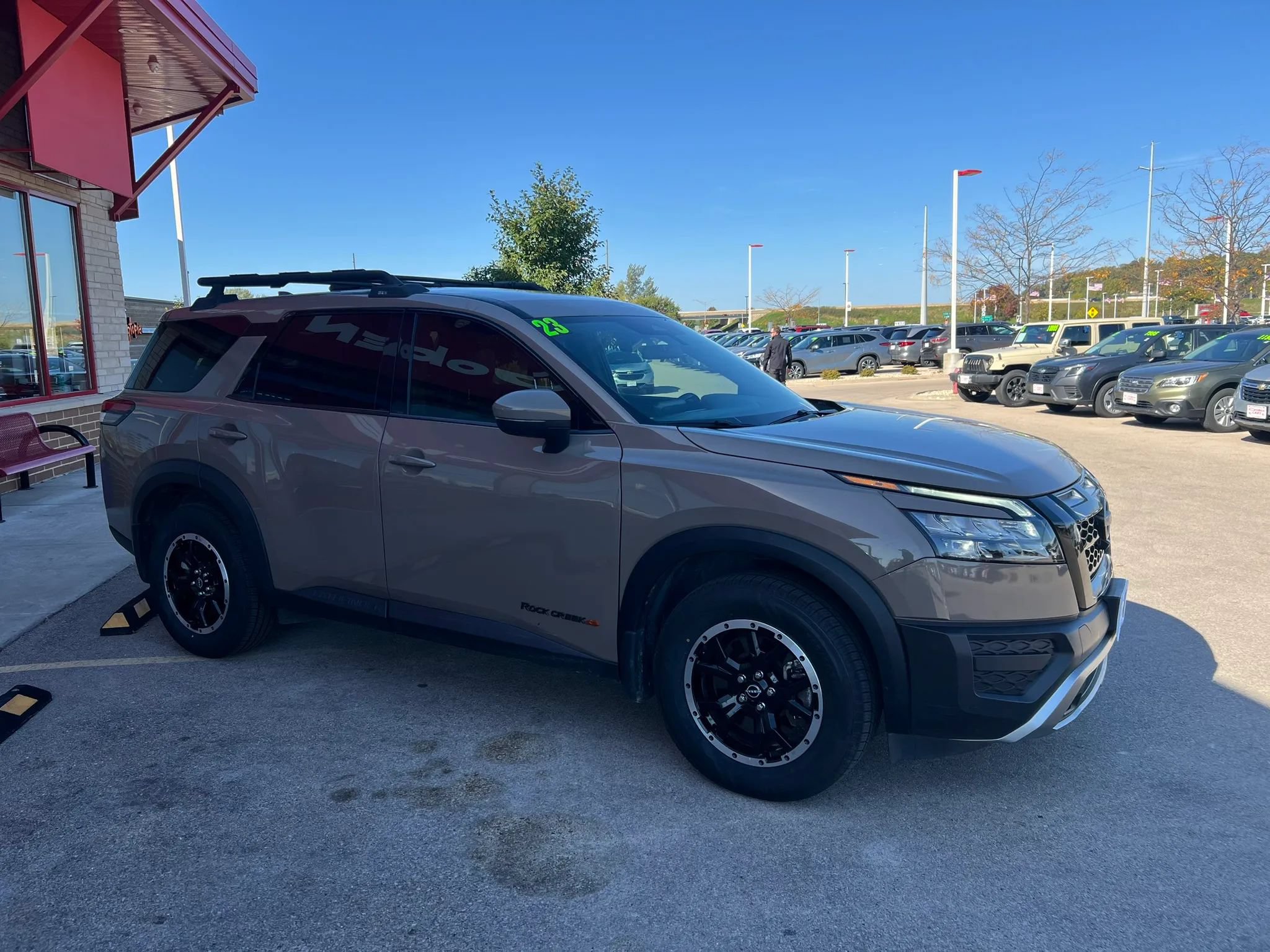 Used 2023 Nissan Pathfinder SV AWD/4WD image 3