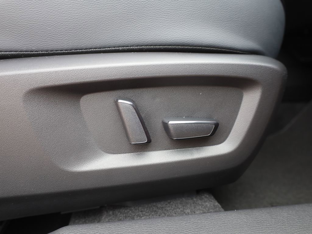 New 2025 Mitsubishi Outlander SEL image 14