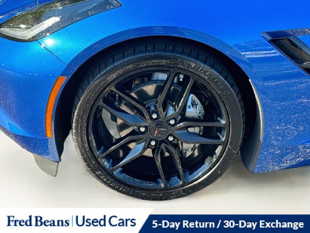 Used 2019 Chevrolet Corvette Stingray Coupe w/ Carbon Flash Badge Package RWD image 32