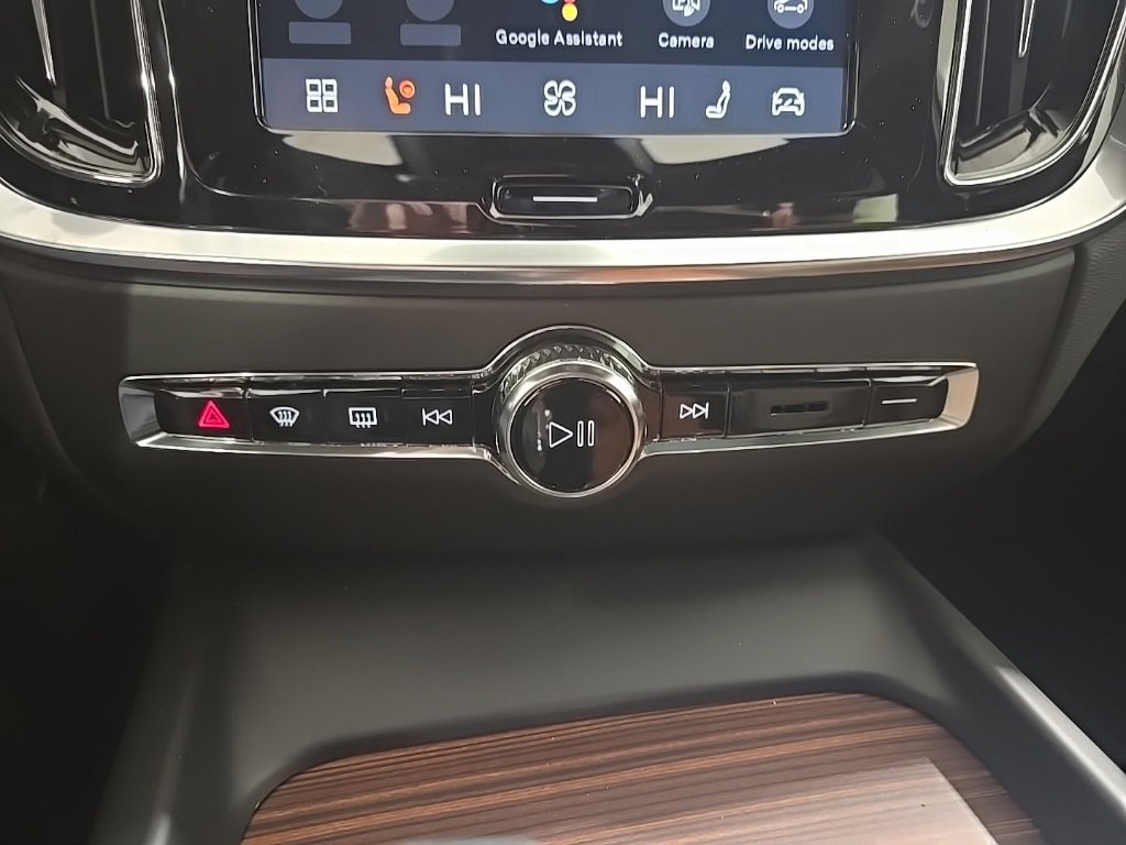 New 2026 Volvo V60 B5 Cross Country Plus w/ Climate Package image 16