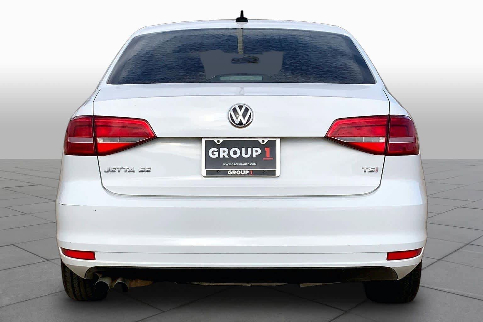 Used 2015 Volkswagen Jetta SE FWD image 4