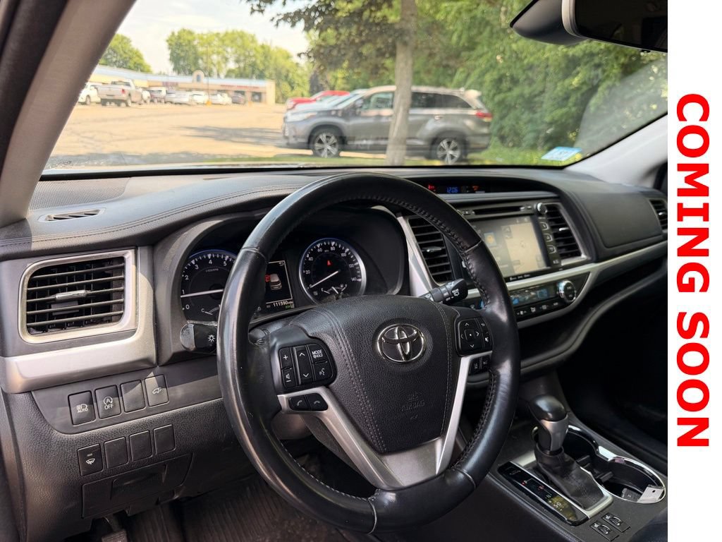 Used 2017 Toyota Highlander SE AWD/4WD image 14