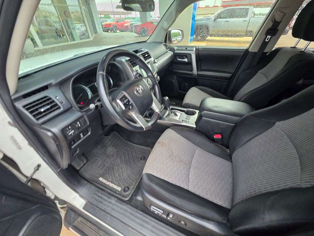 Used 2014 Toyota 4Runner SR5 AWD/4WD image 23