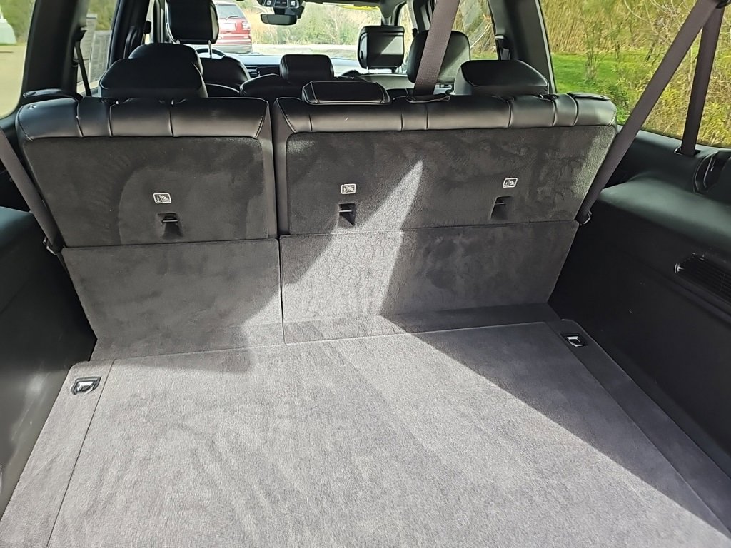 Used 2024 Jeep Wagoneer L Series III w/ Flexible Seating Group image 28